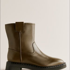 Reformation Chelsea style boots